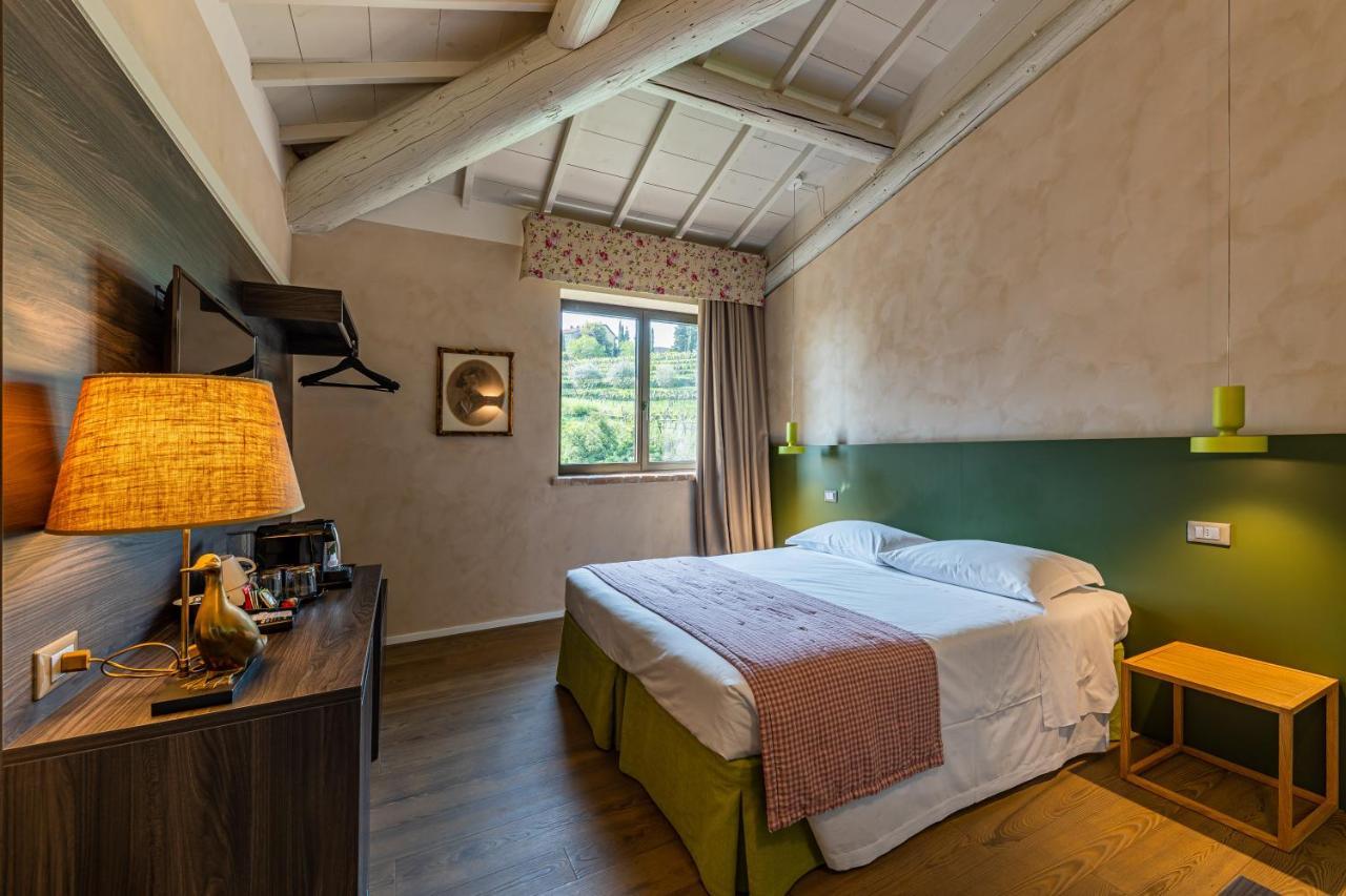 Отель Relais Le Coste Lavagno Экстерьер фото