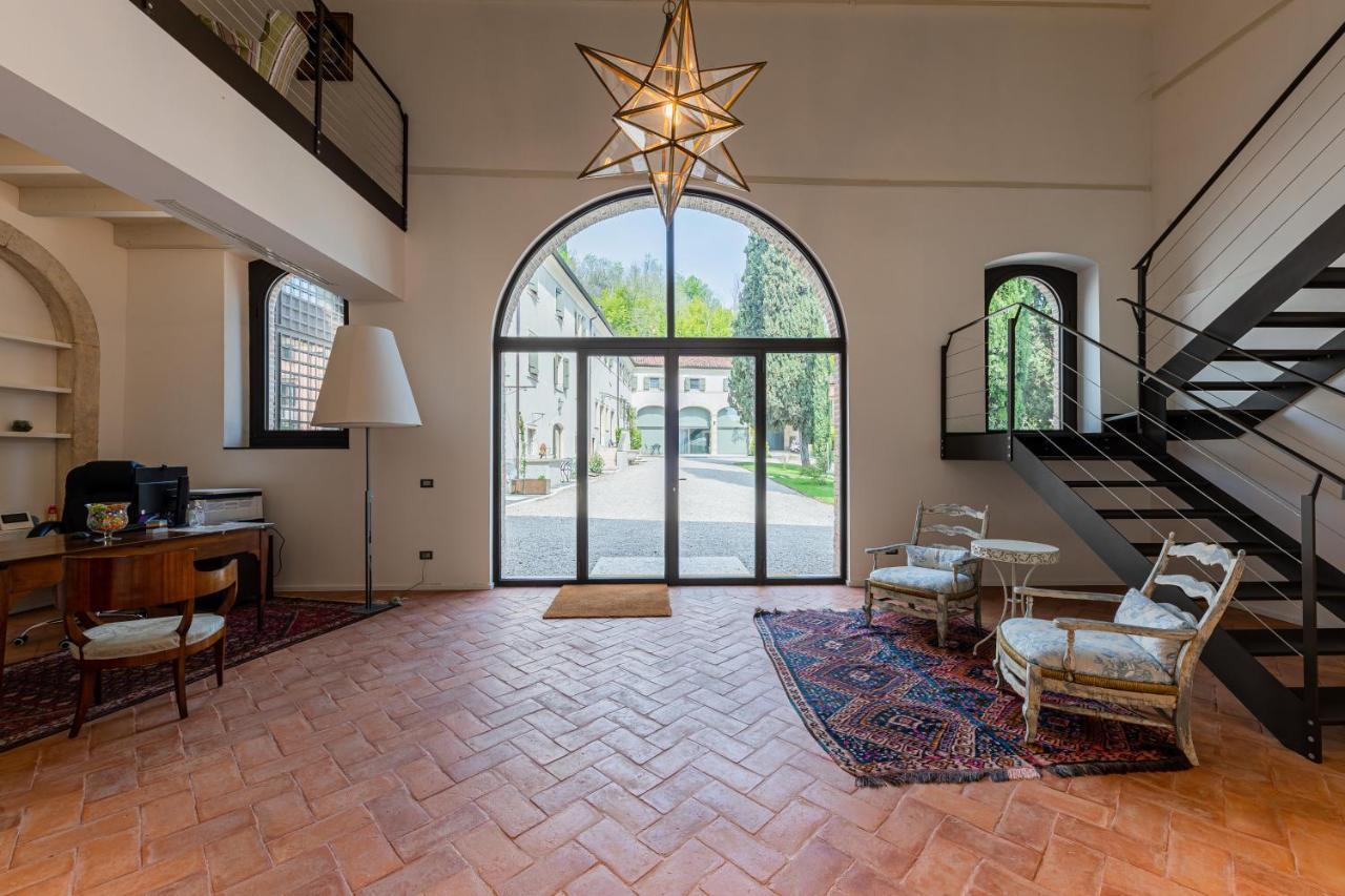 Отель Relais Le Coste Lavagno Экстерьер фото