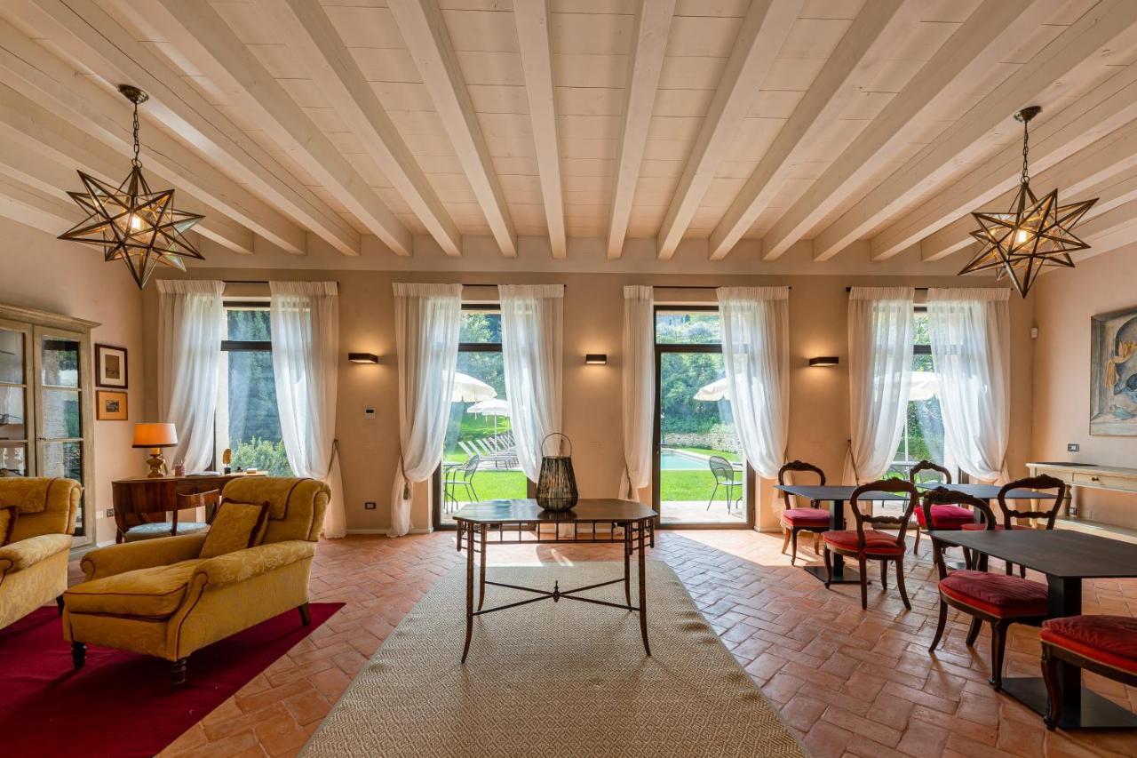 Отель Relais Le Coste Lavagno Экстерьер фото